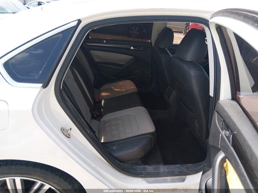 2015 VOLKSWAGEN PASSAT 1.8T SPORT · Фото 8