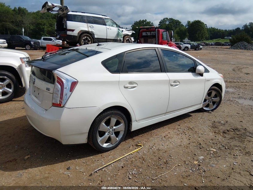 Vin: jtdkn3du7d5572877, lot: 46302924, toyota prius three se 20134