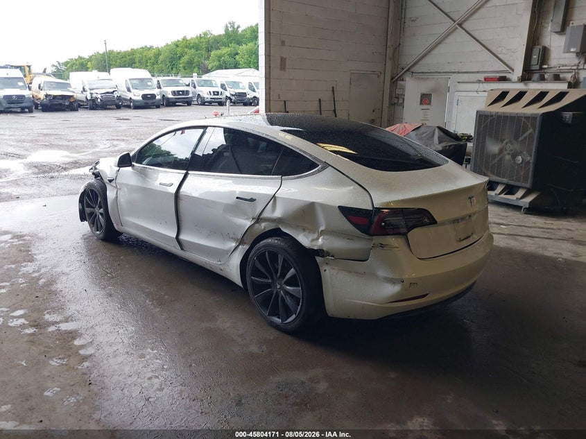 2018 TESLA MODEL 3 auction photo 3