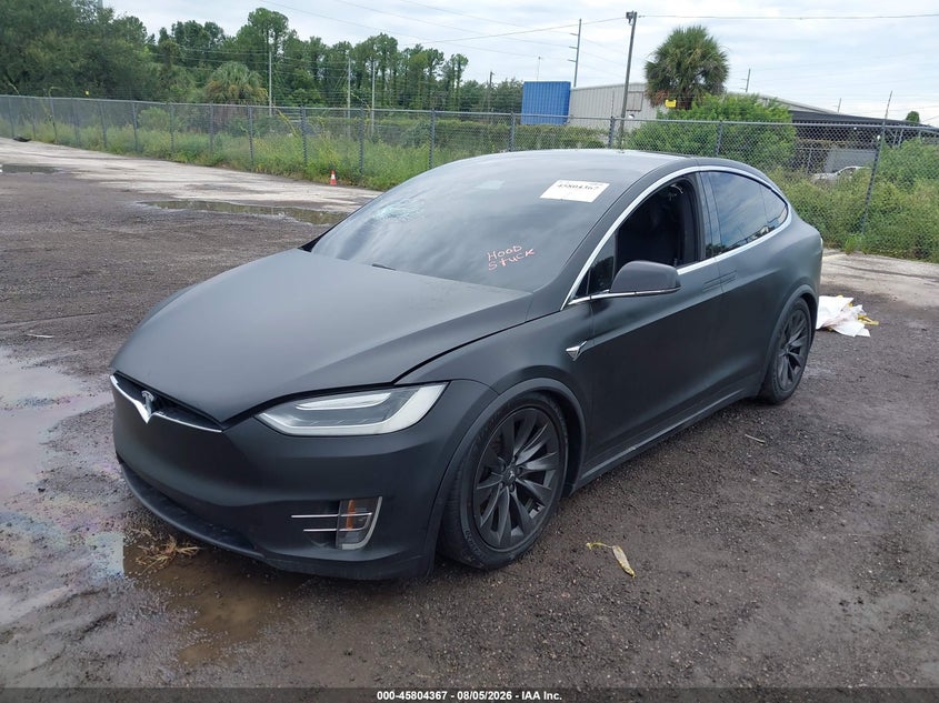 2017 Tesla Model X, Right Front, IAAI, VIN 5YJXCDE23HF059693 — photo 2
