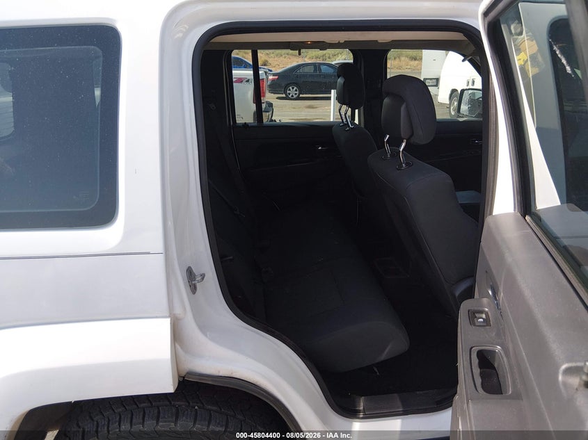 2012 JEEP LIBERTY auction photo 8