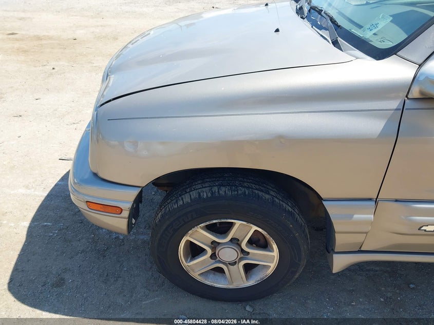 2003 CHEVROLET TRACKER auction photo 6