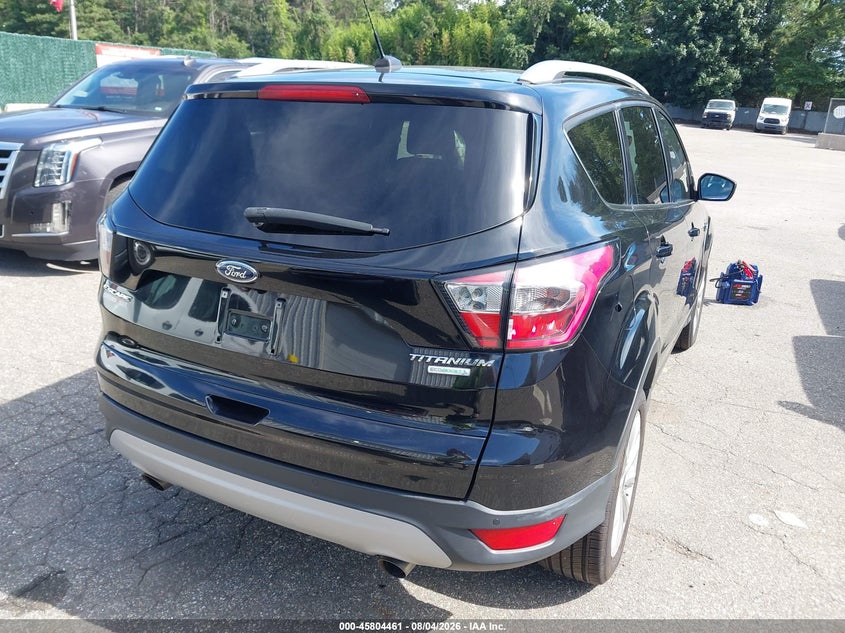 Vin: 1fmcu0jd2hud63919, lot: 46303307, ford escape titanium 20174