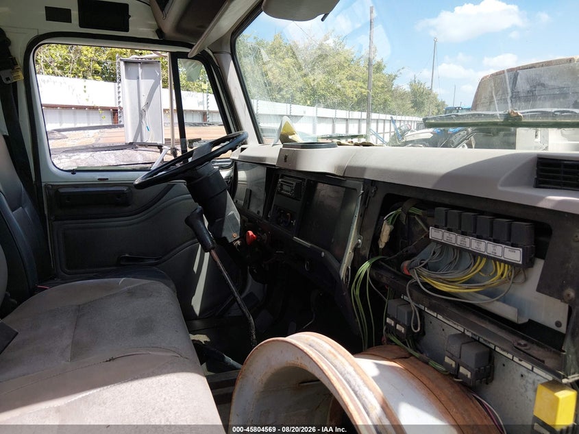 1996 INTERNATIONAL 4000 auction photo 6