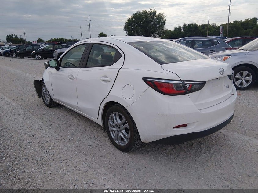 2016 SCION IA · Фото 3
