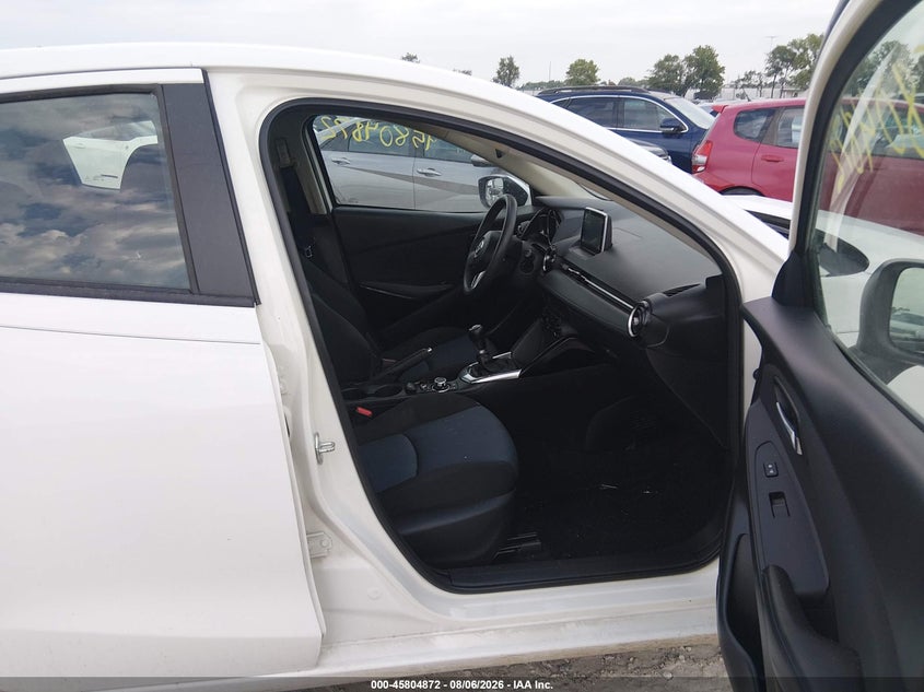 2016 SCION IA · Фото 5
