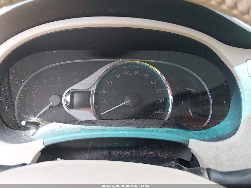 2011 TOYOTA SIENNA auction photo 7