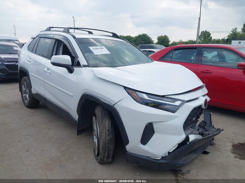 Vin: 2t3p1rfv8rc435121, lot: 46304253, toyota rav4 xle 2024 img_1