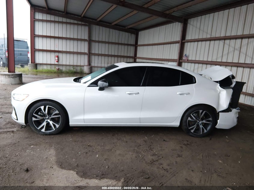 2024 VOLVO S60 B5 PLUS DARK THEME · Фото 15