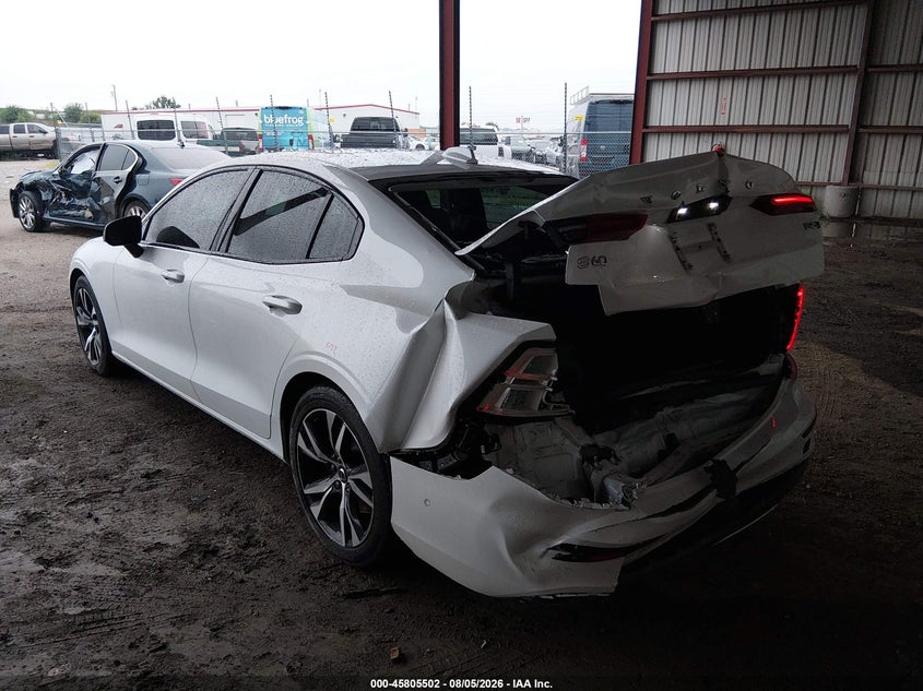 2024 VOLVO S60 B5 PLUS DARK THEME · Фото 3