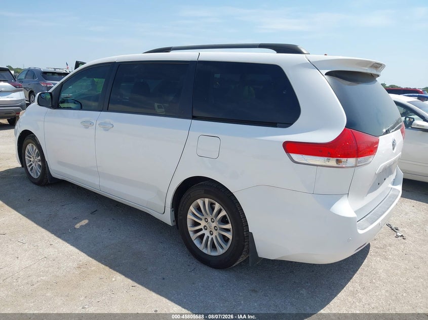 Vin: 5tdyk3dc8ds298805, lot: 46304434, toyota sienna xle v6 8 passenger 20133