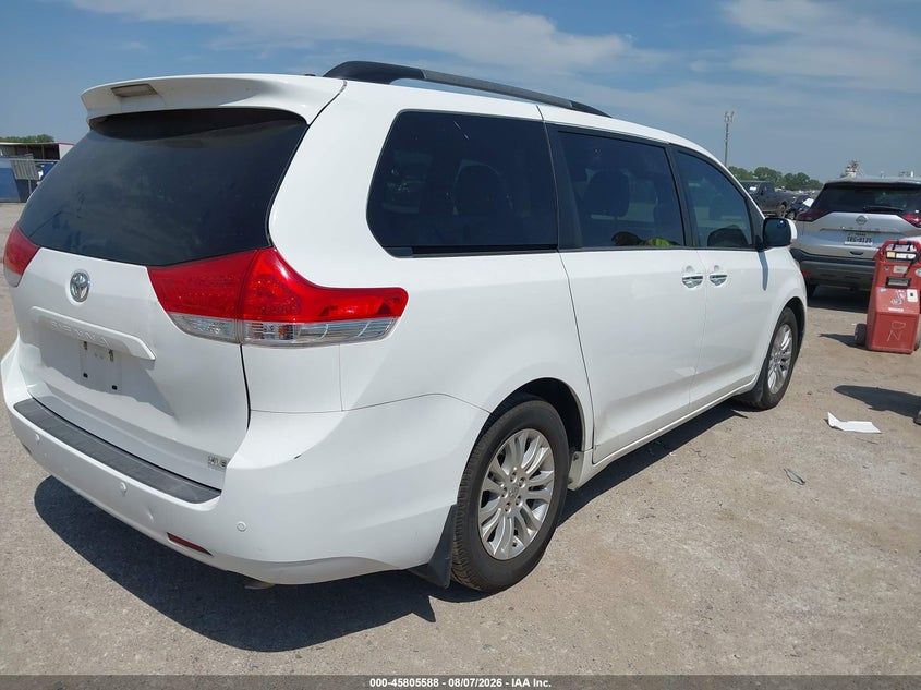 Vin: 5tdyk3dc8ds298805, lot: 46304434, toyota sienna xle v6 8 passenger 20134