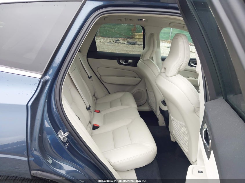 VOLVO XC60 - zdjęcie 8