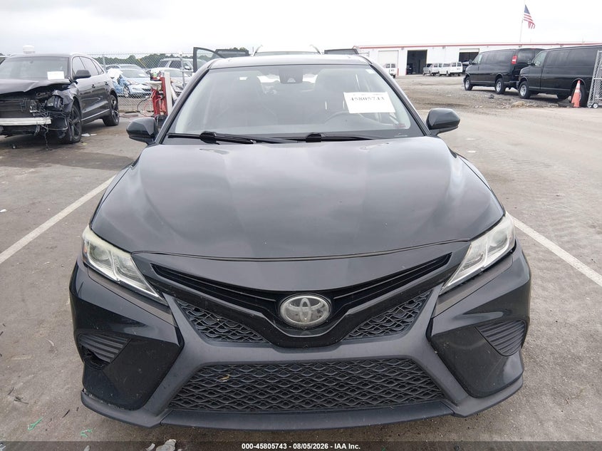 TOYOTA CAMRY - zdjęcie 12