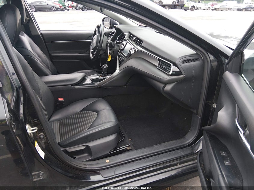TOYOTA CAMRY - zdjęcie 5