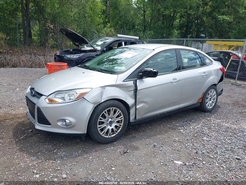 Vin: 1fahp3f24cl177989, lot: 46304592, ford focus se 20122