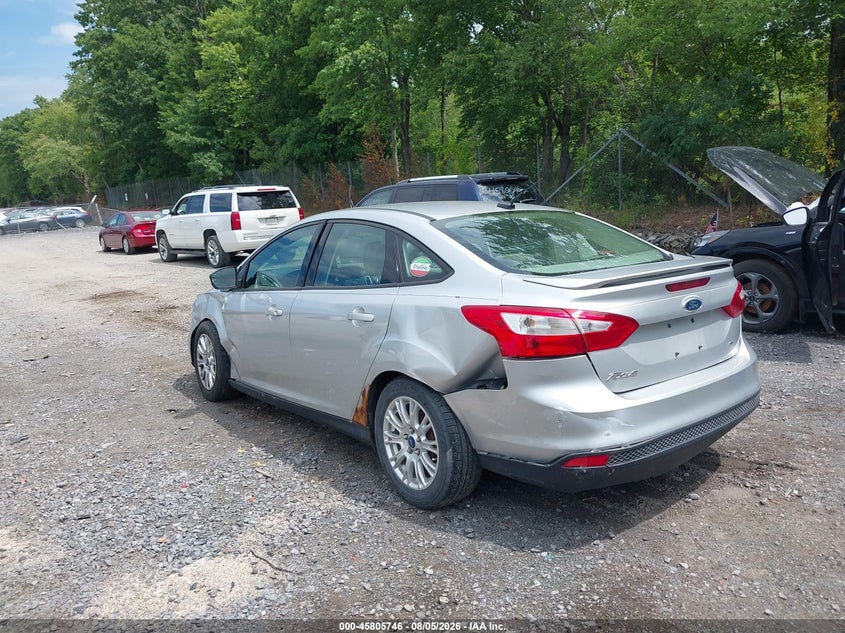 Vin: 1fahp3f24cl177989, lot: 46304592, ford focus se 20123