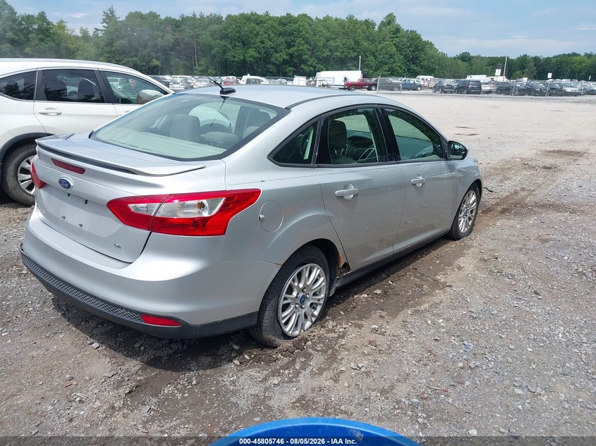 Vin: 1fahp3f24cl177989, lot: 46304592, ford focus se 20124