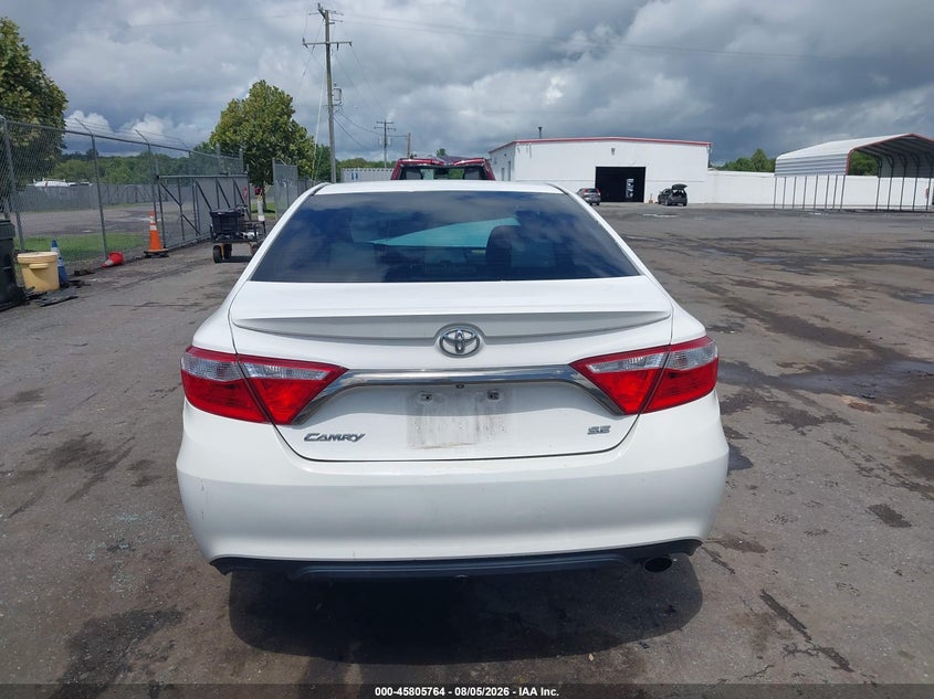 TOYOTA CAMRY - zdjęcie 17