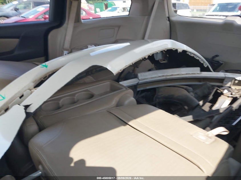 2016 HONDA ODYSSEY auction photo 8