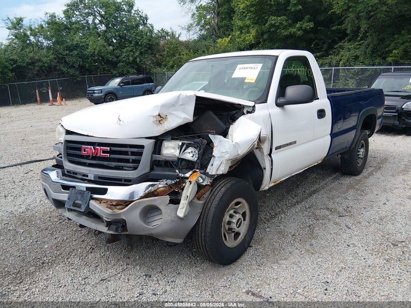2006 GMC Sierra, Front End, IAAI, VIN 1GTHK24U16E272865 — photo 2
