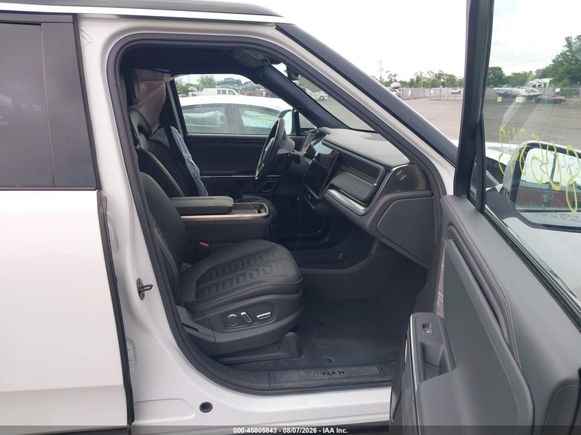 2024 RIVIAN R1S auction photo 5