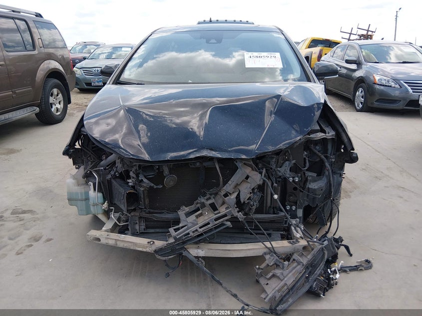 TOYOTA PRIUS - zdjęcie 13