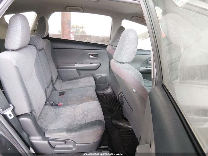 2012 TOYOTA PRIUS V auction photo 8