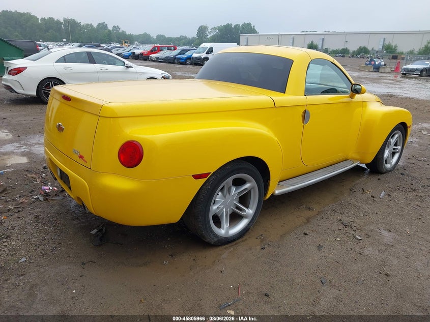 2004 CHEVROLET SSR auction photo 4