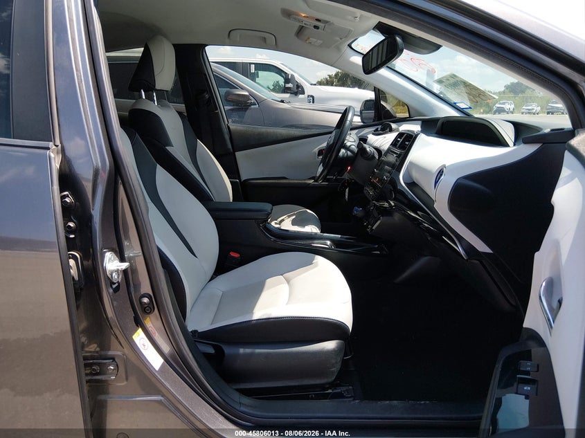 TOYOTA PRIUS - zdjęcie 5