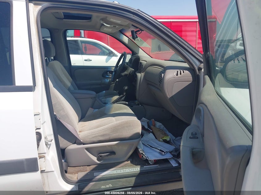 2005 CHEVROLET TRAILBLAZER EXT auction photo 5