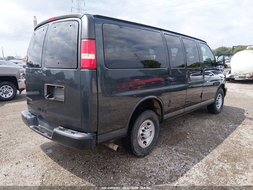 2017 CHEVROLET EXPRESS 2500 auction photo 4