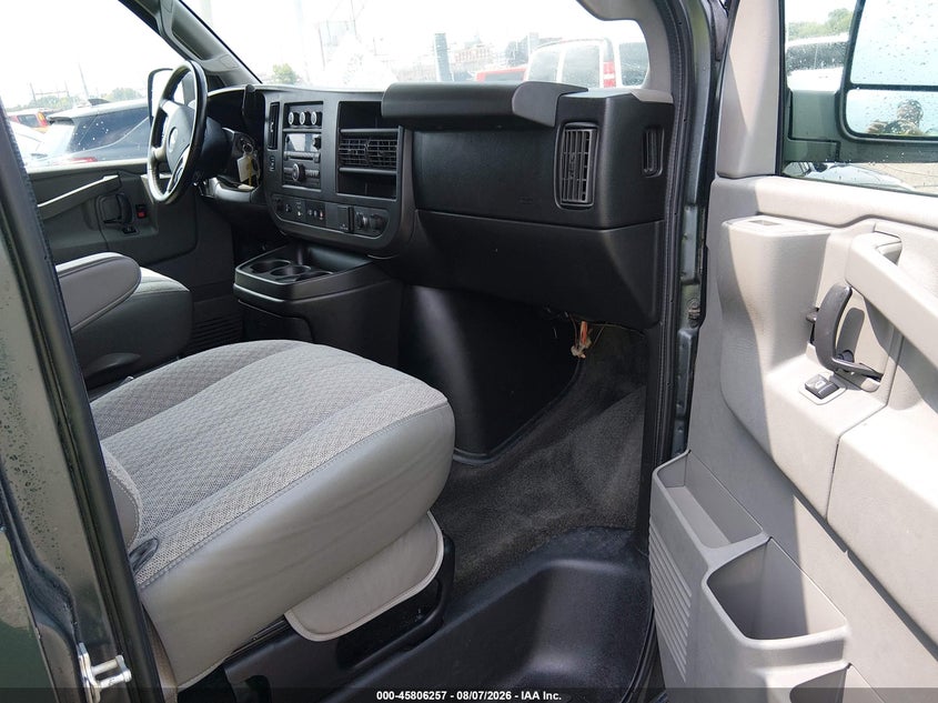 2017 CHEVROLET EXPRESS 2500 auction photo 5