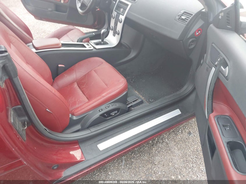 2012 VOLVO C70 auction photo 5