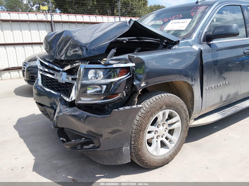 CHEVROLET SUBURBAN - zdjęcie 18