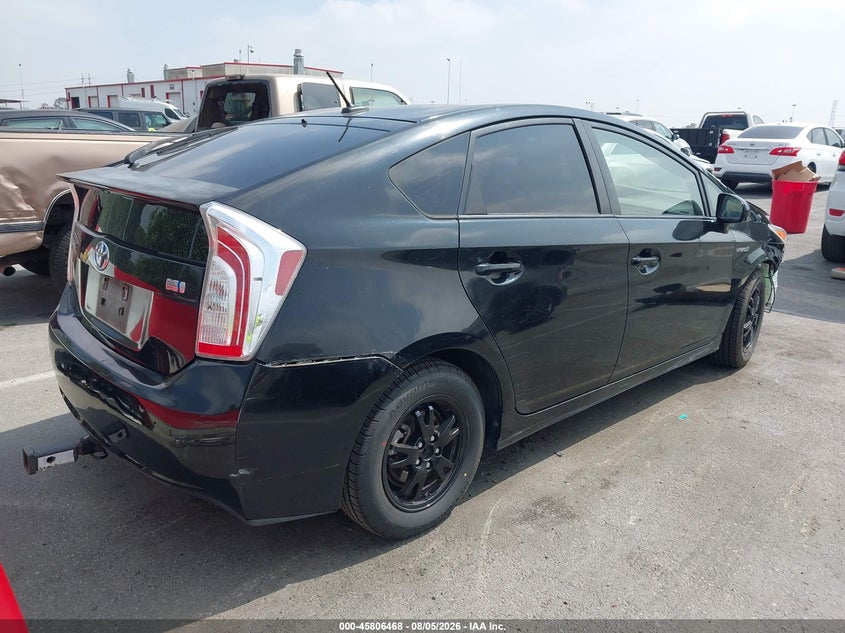 Vin: jtdkn3du7d5645519, lot: 46305313, toyota prius three 20134