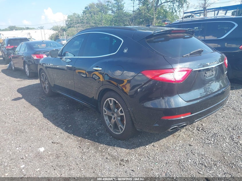 2017 MASERATI LEVANTE auction photo 3