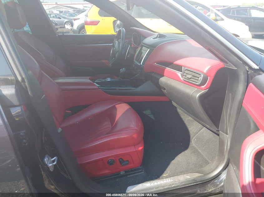 2017 MASERATI LEVANTE auction photo 5