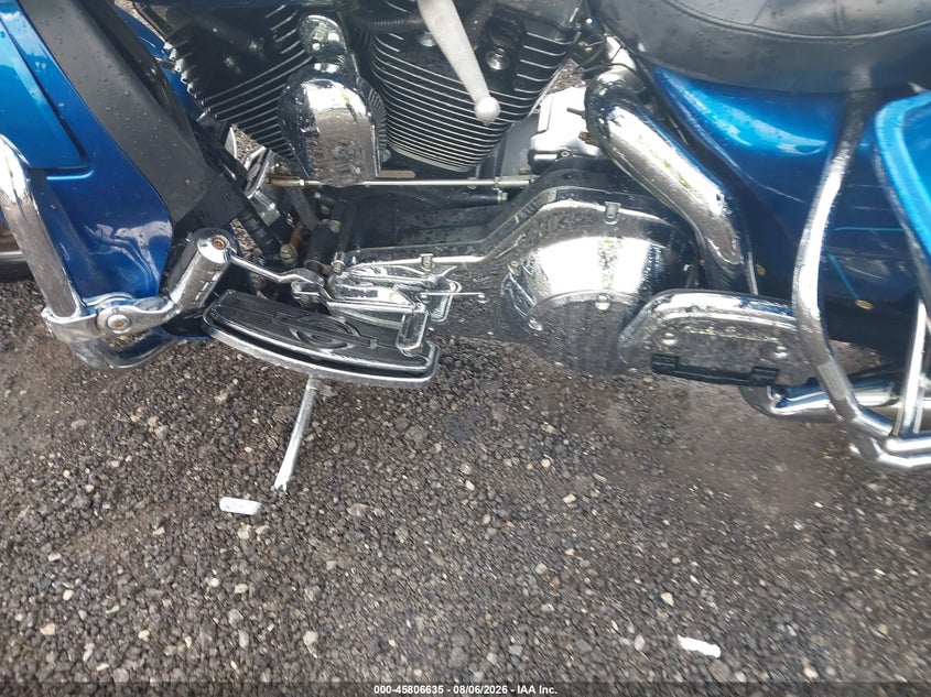 HARLEY-DAVIDSON FLHTCUI 2006