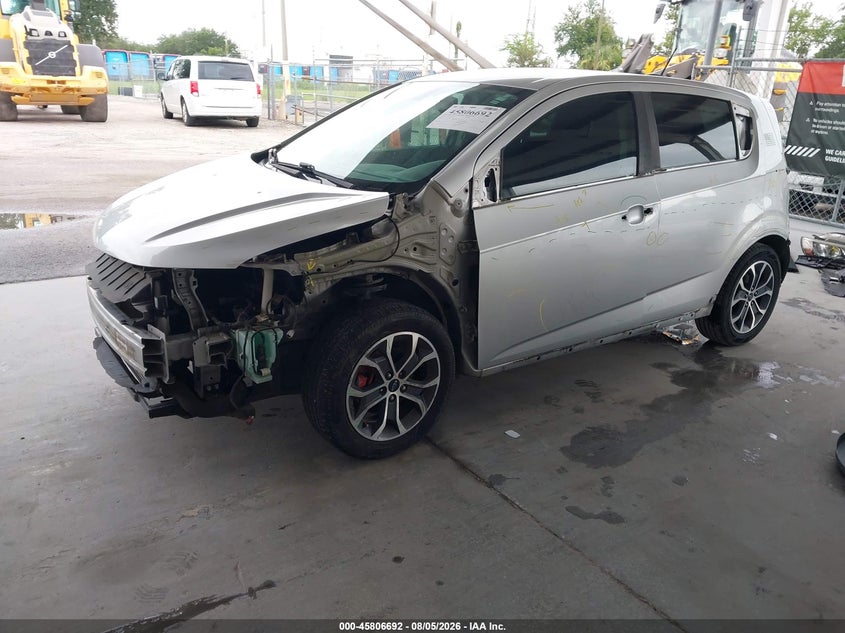 2019 Chevrolet Sonic, Front & Rear, IAAI, VIN 1G1JD6SB5K4101307 — photo 2