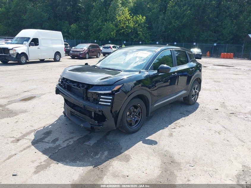 2025 Nissan Kicks, Right Front, IAAI, VIN 3N8AP6CA1SL324527 — photo 2