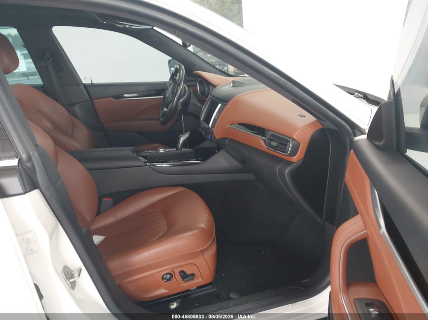 2019 MASERATI LEVANTE auction photo 5