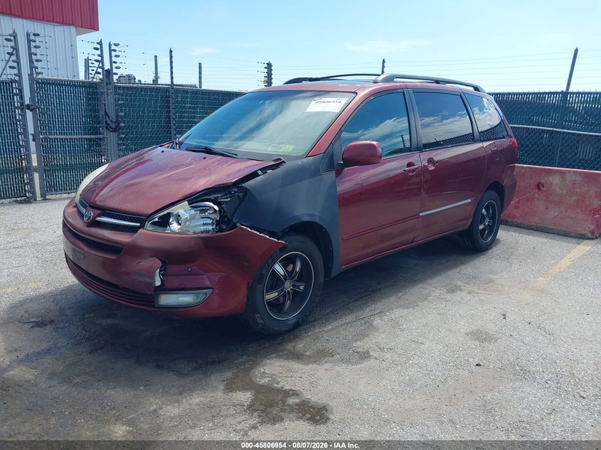 2004 Toyota Sienna, Front End, IAAI, VIN 5TDBA22C14S027171 — photo 2