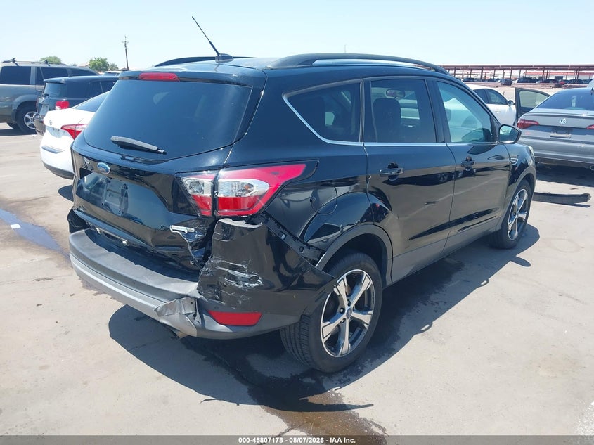 Vin: 1fmcu0gd5huc07297, lot: 46306024, ford escape se 20174