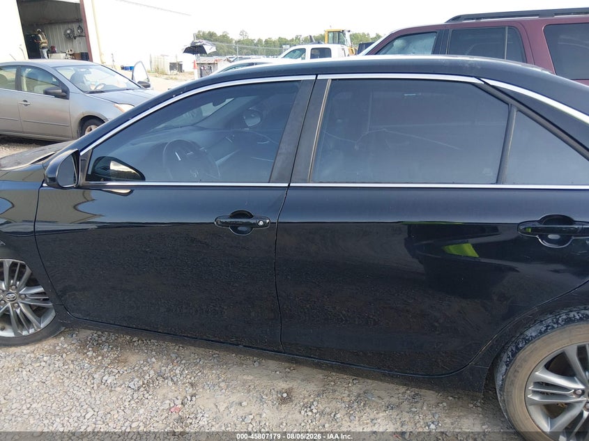 TOYOTA CAMRY - zdjęcie 14