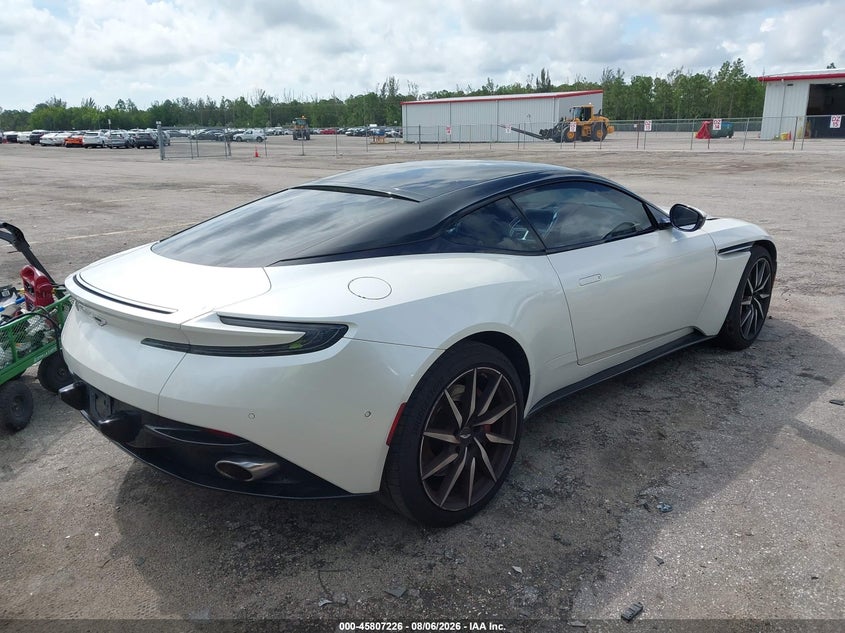 2017 ASTON MARTIN DB11 auction photo 4