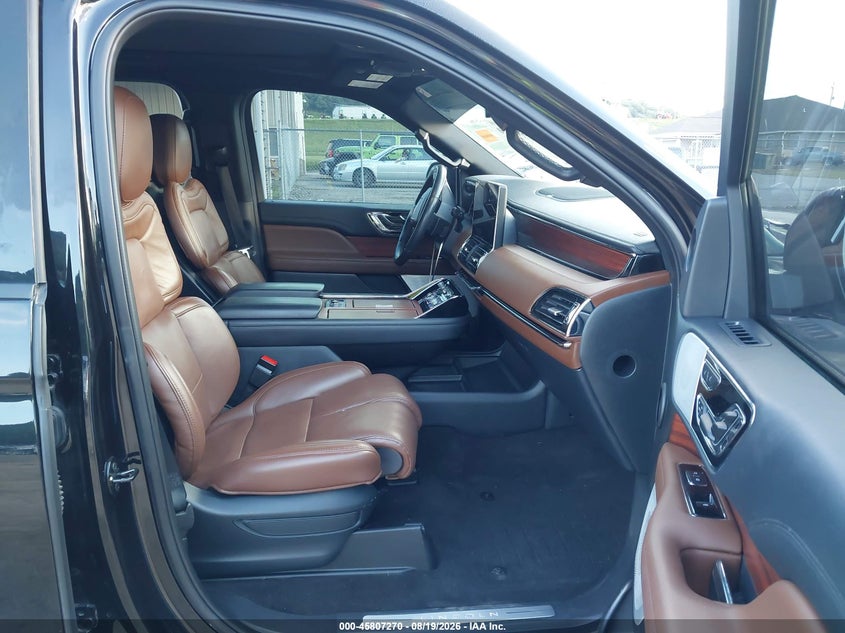 2024 LINCOLN NAVIGATOR auction photo 5