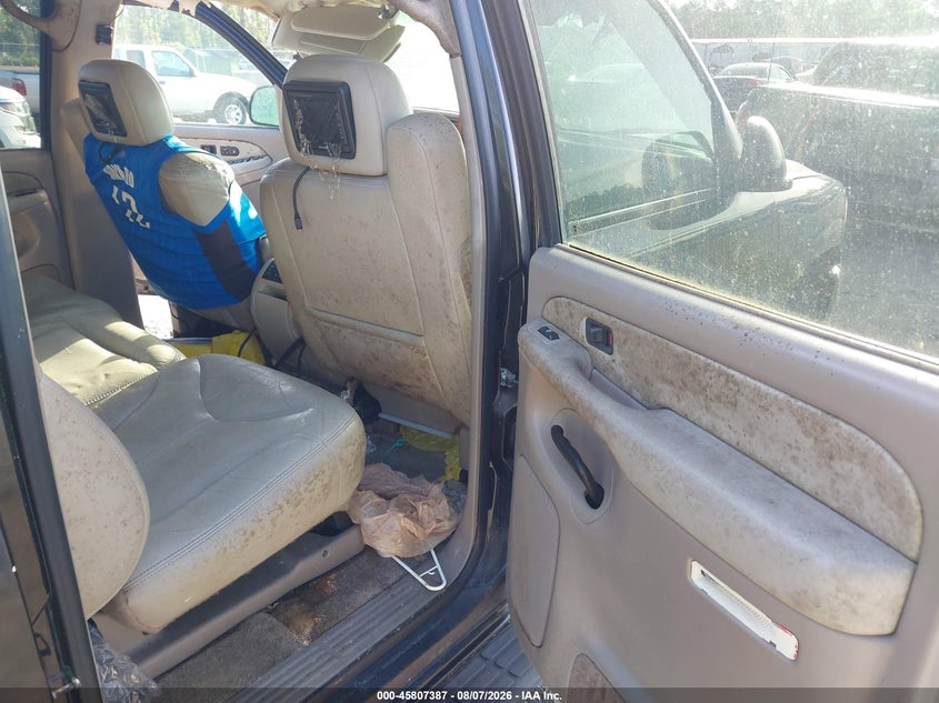 2002 GMC YUKON XL 1500 auction photo 8