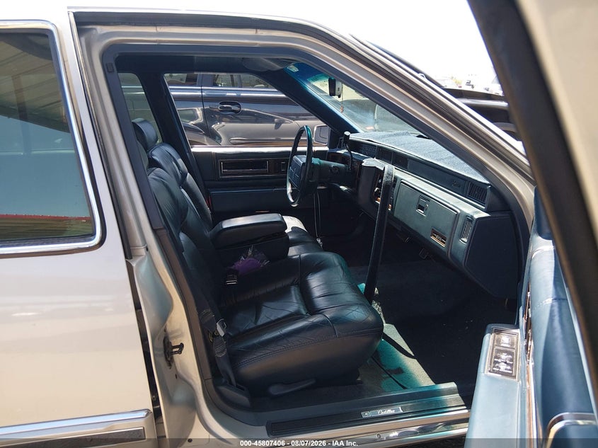 1993 CADILLAC DEVILLE auction photo 5