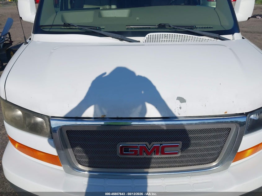 2011 GMC SAVANA 1500 auction photo 6